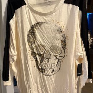 245- NWT Torrid skull and stars slub jersey shirt